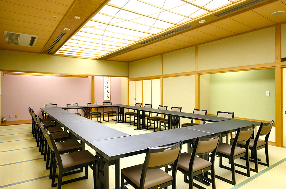 和宴会場　鴛鴦（おしどり）の間